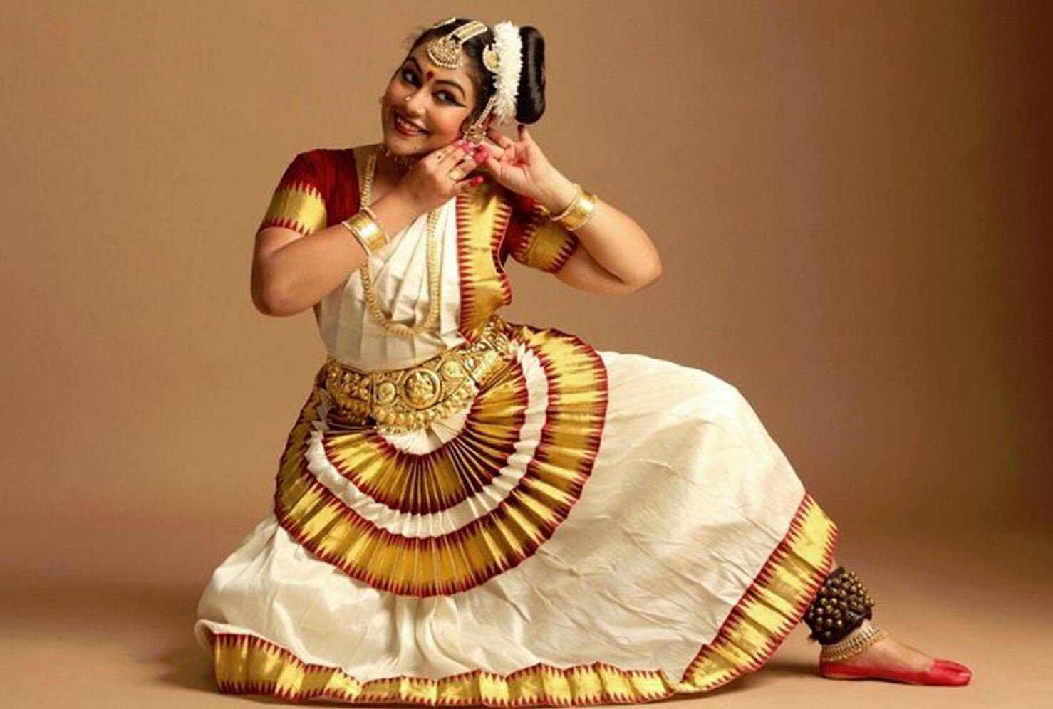 Mohiniyattam